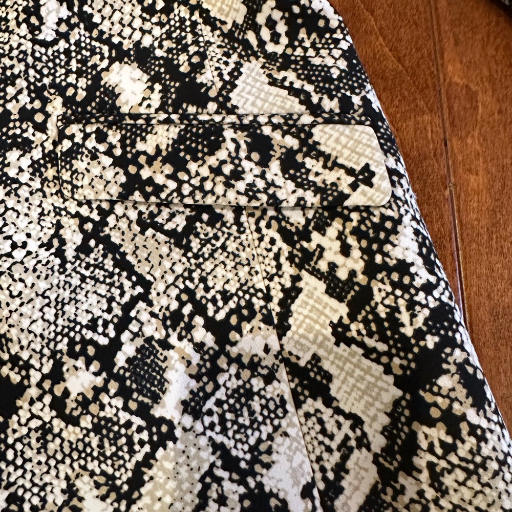 INC International Concepts Black and White Snake Print Blazer - Picture 4 of 5